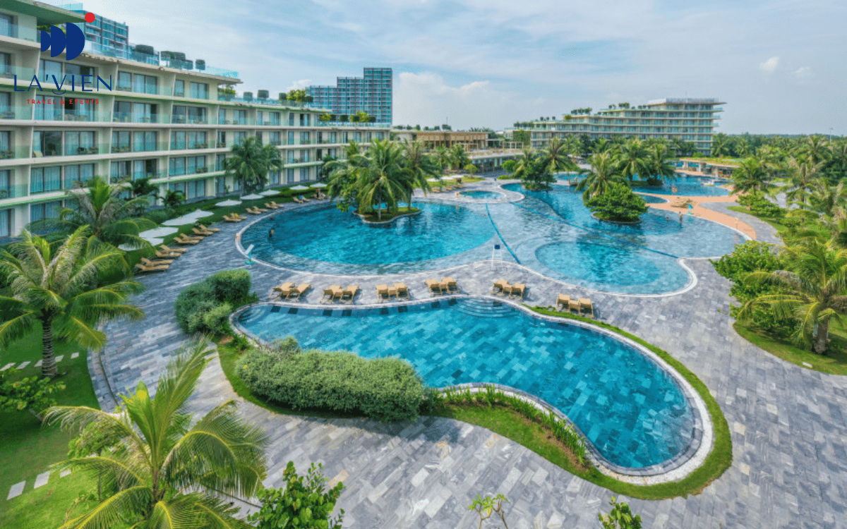 Bể bơi nước mặn FLC Sầm Sơn